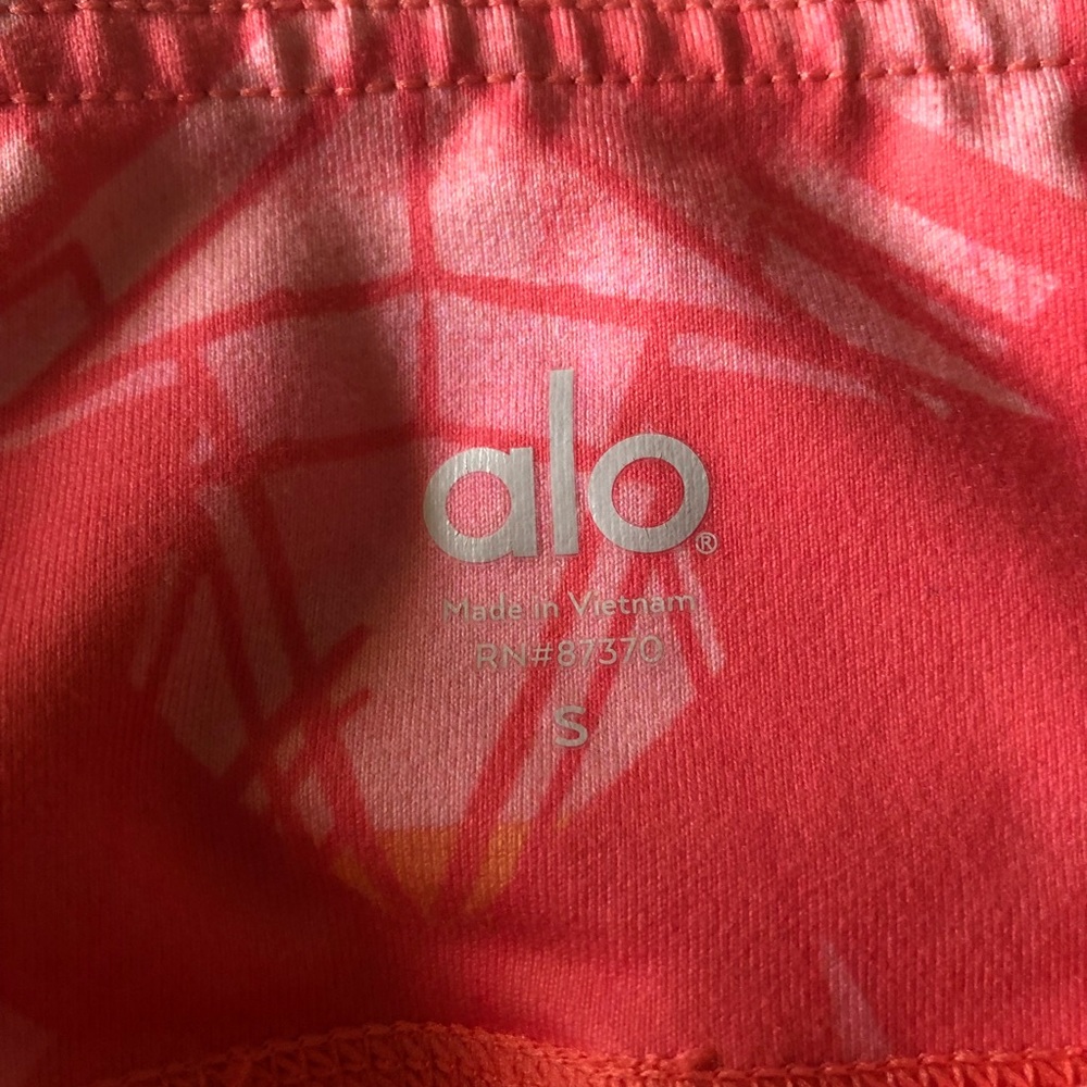 Alo Yoga Airbrush Capri - Picture 4 of 6